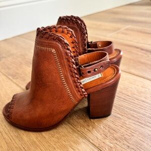 Ariat Two24 Block Heels